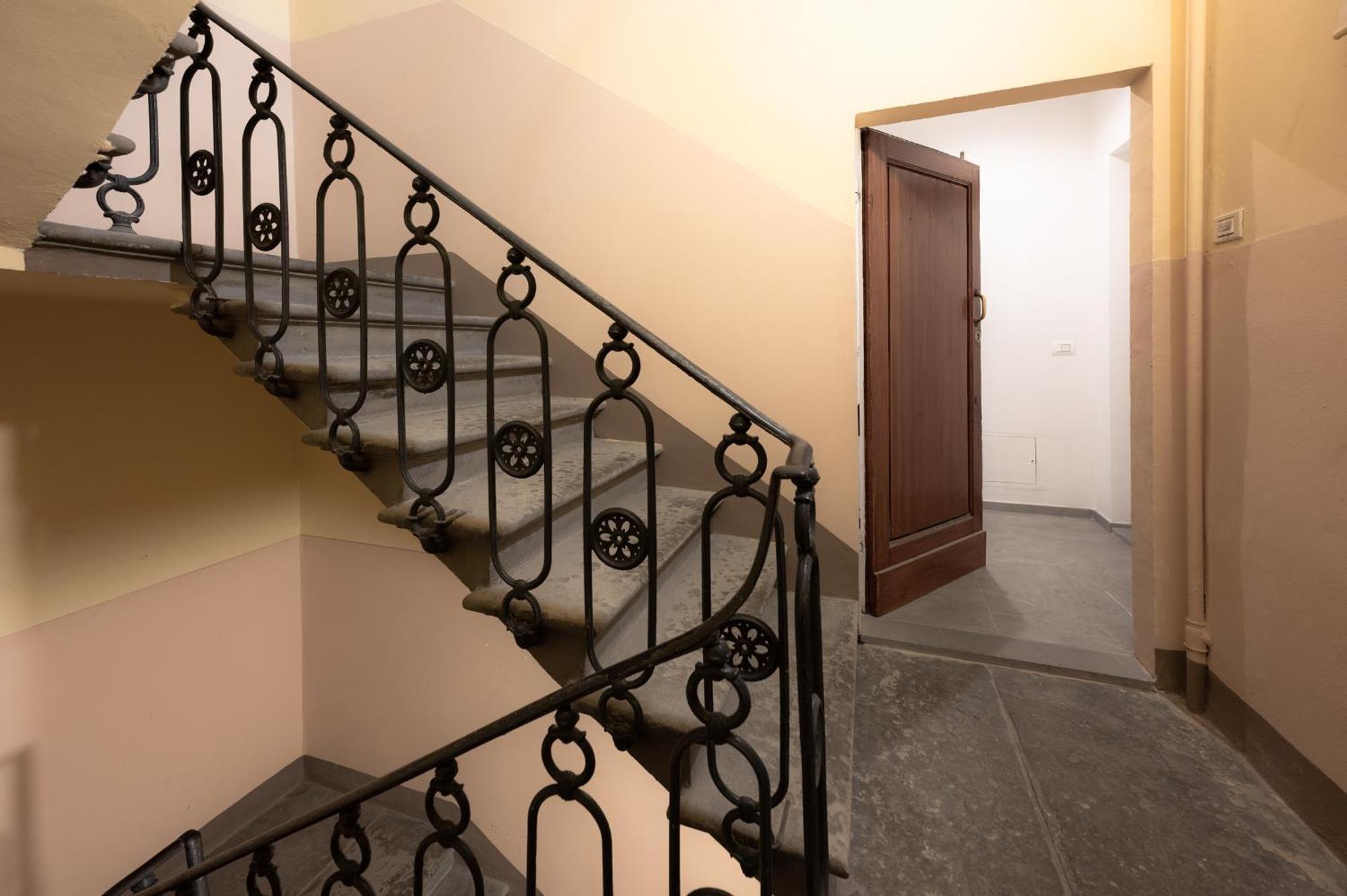 Via Ponte Alle Mosse, 19 - Florence Charming Apartments - A Chic, Newly Renovated Apartment Near Tram Leopolda, A Few Min From Downtown المظهر الخارجي الصورة